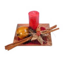 Teller antik mit Kerze rot und Weihnachtsdeko