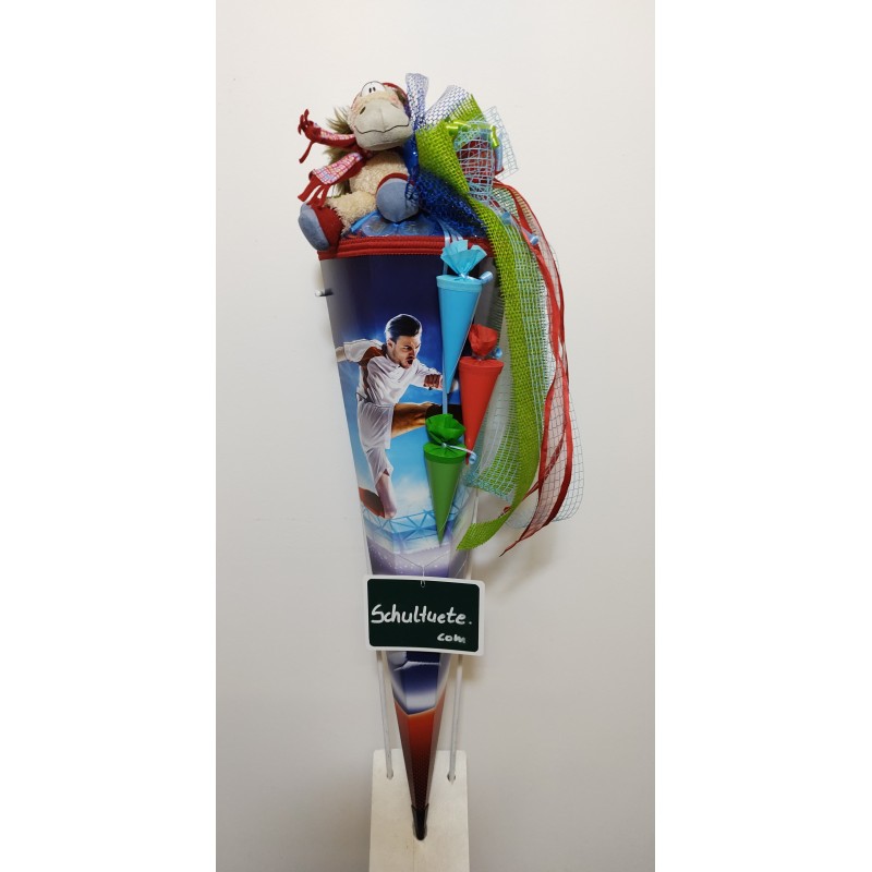 Zuckertüte "Fußball" 85cm, mit Zuckertütenschleife, gefüllt Variante Badetuch und Plüsch Zuckertüte "Fußball" 85cm, mit Zuckertütenschleife, gefüllt Variante Badetuch und Plüsch
